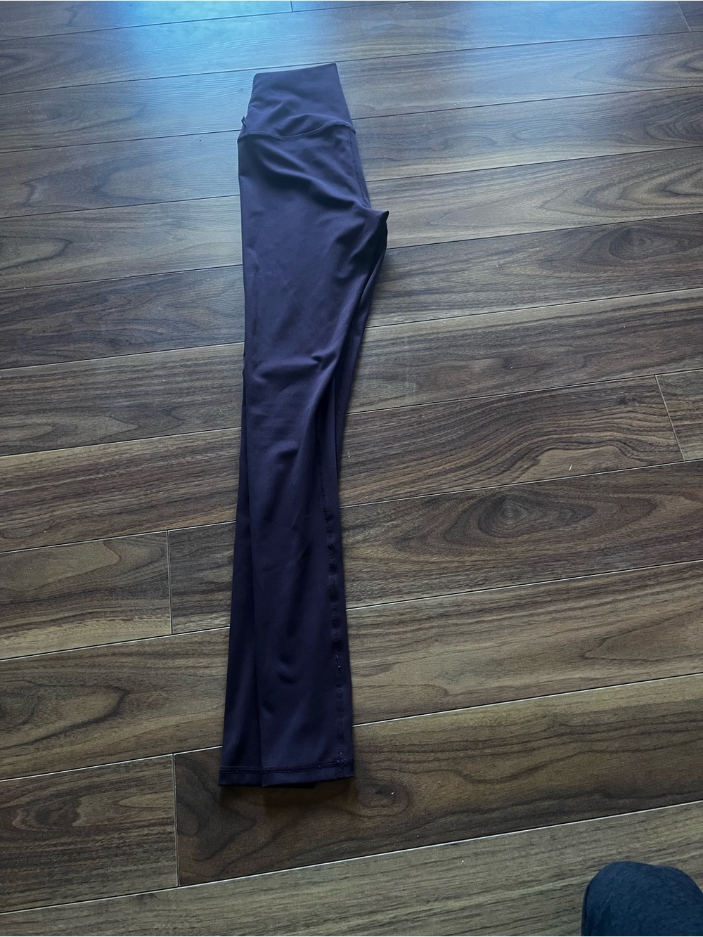High-Rise Performance Leggings in Deep Plum